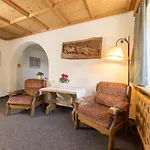 Ferienhaus Pension Gulla * Neustift im Stubaital