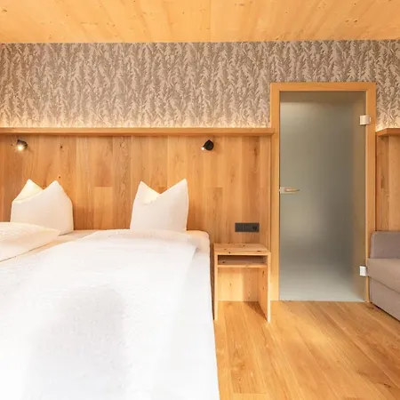 Ferienhaus Pension Gulla * Нойштіфт-ім-Штубайталь