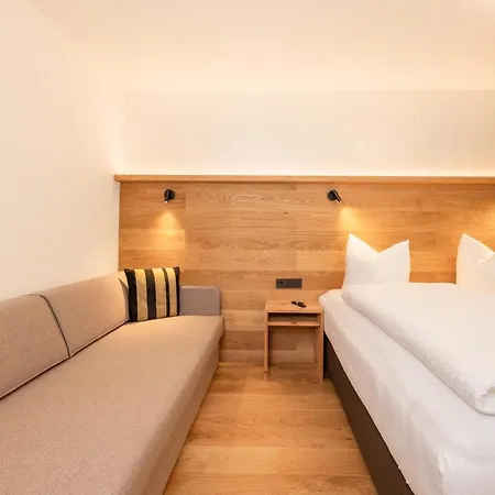 Ferienhaus Pension Gulla * Нойштіфт-ім-Штубайталь