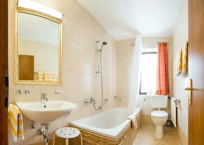 Ferienhaus Pension Gulla * Neustift im Stubaital