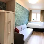Semesterbostad Ferienhaus Pension Gulla