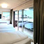 Semesterbostad Ferienhaus Pension Gulla