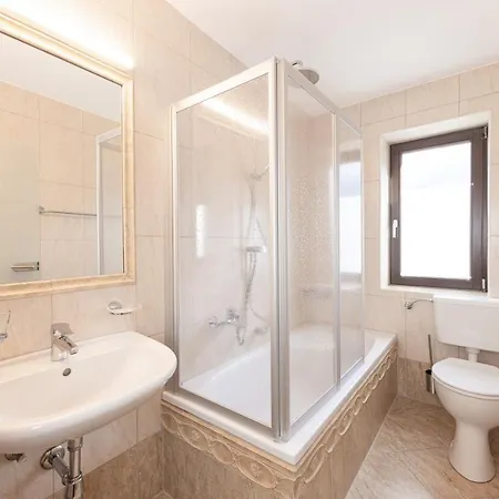 Ferienhaus Pension Gulla * Neustift im Stubaital